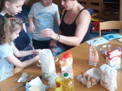 Březen 2019 v modré.