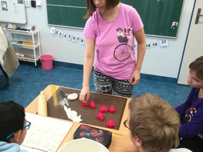 Vánoční přípravy - pečení perníčků, výroba ozdob na stromeček
