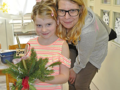 Vánoční tvoření - ukázka práce floristky, 16.12.2019