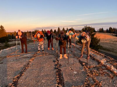 Cvičení za západu Slunce.