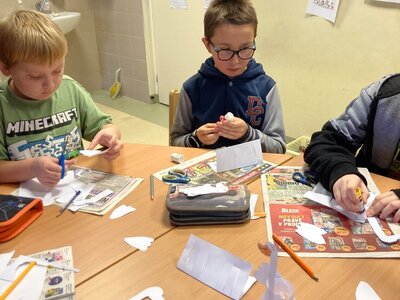 z papíru vyrábíme lampičku ve tvaru husy...