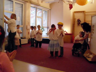 2011-12-07 Zimní besídka (MŠS - Procházková)