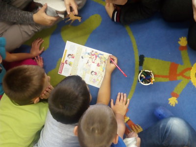 Společně vypracováváme pracovní listy na téma – Jak se chováme v ŠD