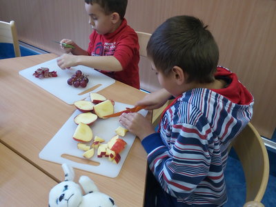 V ŠD jsme si "kuchtili" :-) zdravý ovocný salát