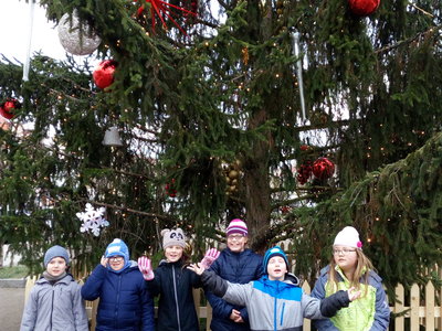 Navštívili jsme rakovnické náměstí, prohlédli jsme si vánoční výzdobu.