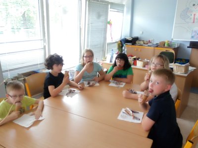 S kroužkem Šikovné ruce jsme se rozloučili zmrzlinkou