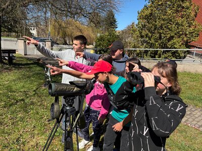 Stabilizace obrazu pro nerušené pozorování.