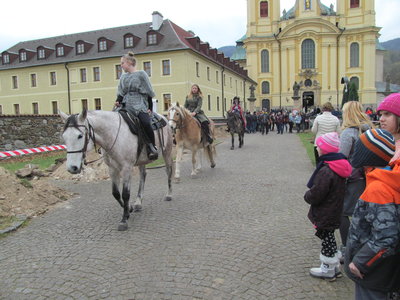 Slavnostní průvod v Hejnicích.